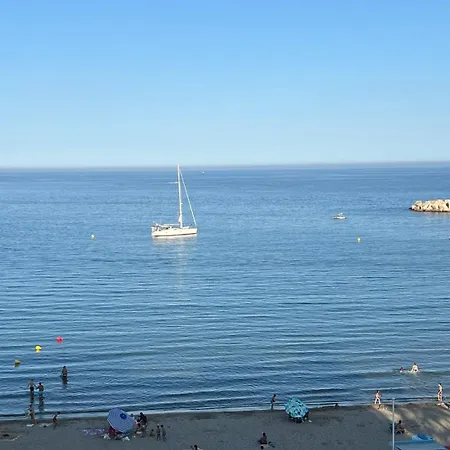 Amazing Beachfront Views - 3 Bedrooms Διαμέρισμα